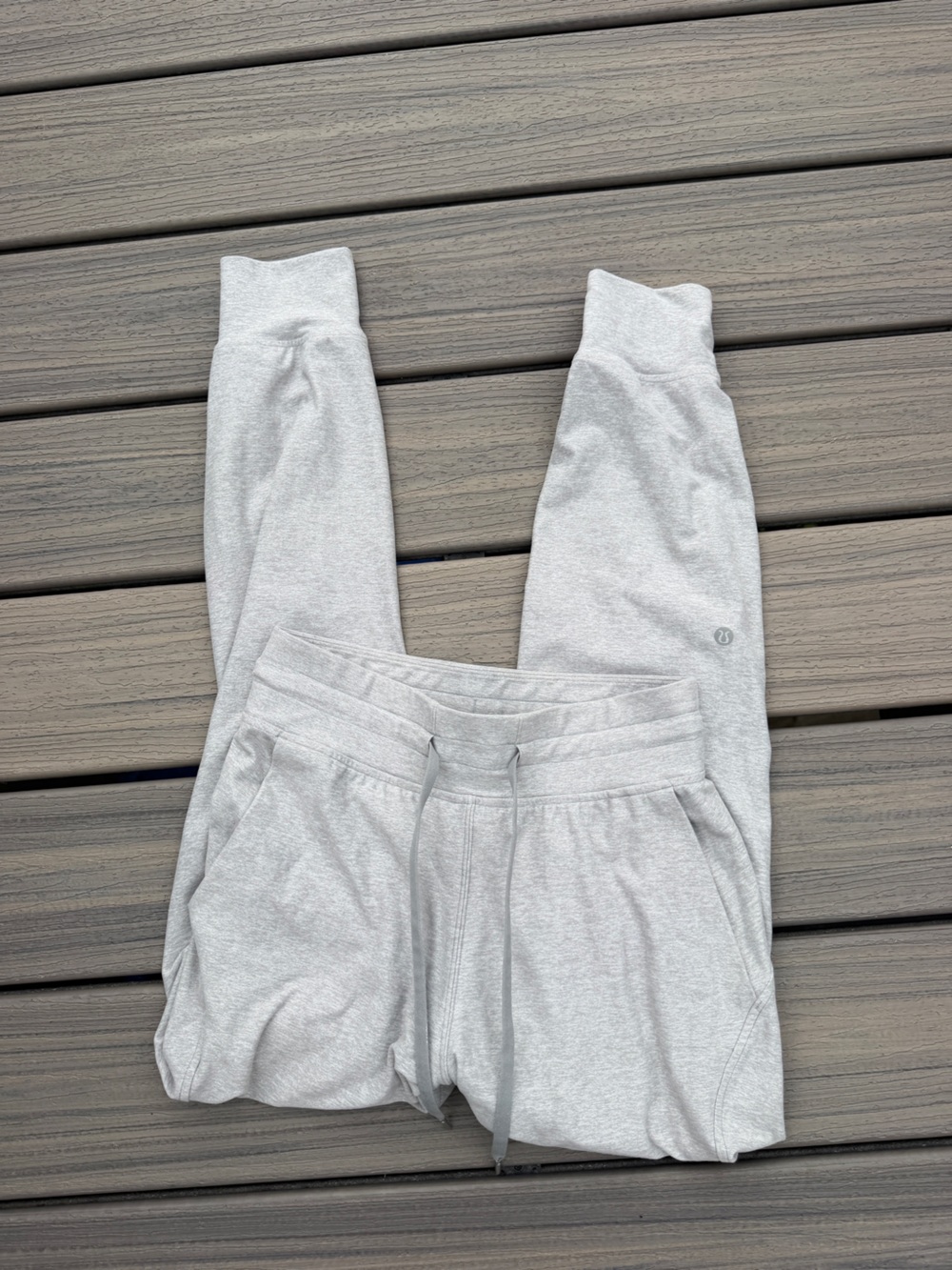 Size 4 Women’s lululemon athletica ready to rulu Light Gray Jogger Sweatpants